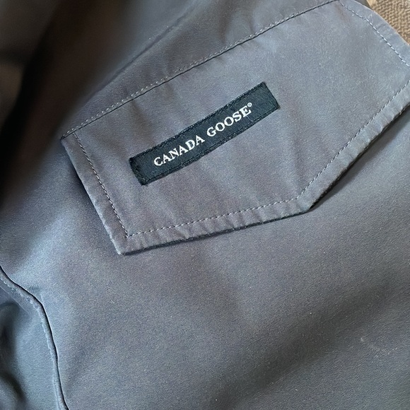 Mens Canada goose jacket size Medium - Picture 4 of 8